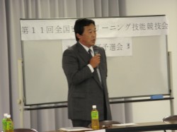 佐々木地区本部長に代わり、挨拶を行う佐藤福島県協会副会長